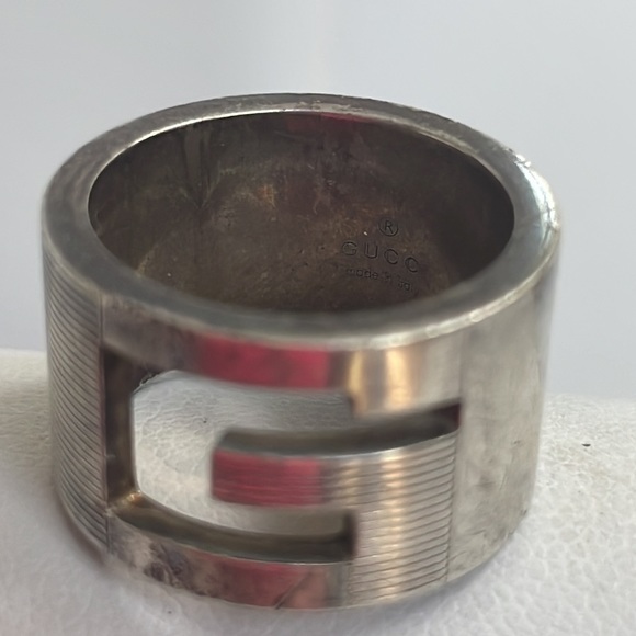 Gucci Wide Band  Sterling Silver Signature G Ring. - Picture 5 of 7